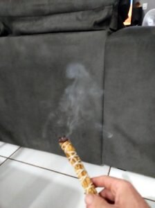 3 passos para defumar e blindar as energias